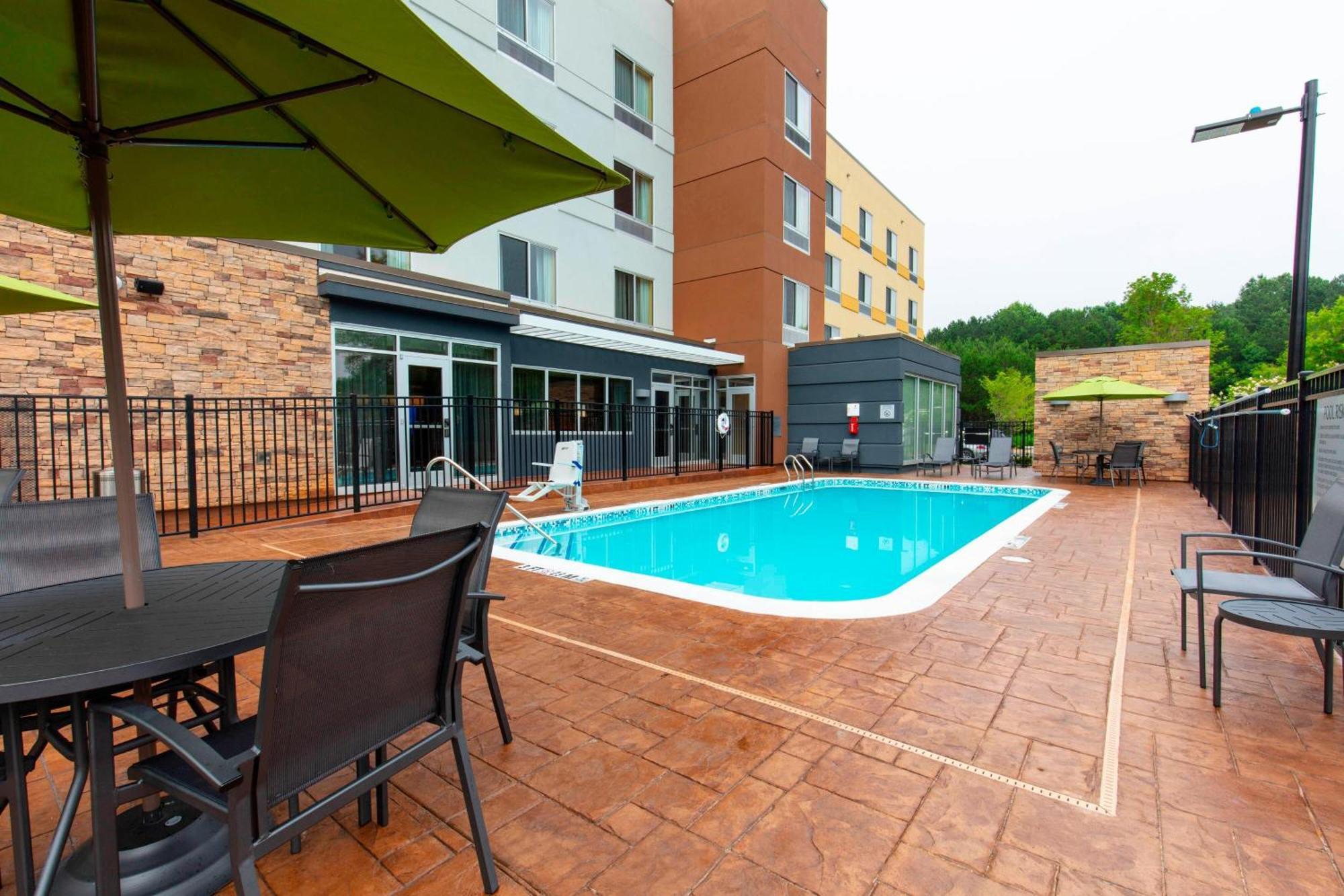 Fairfield Inn & Suites By Marriott Atlanta Woodstock Exterior foto